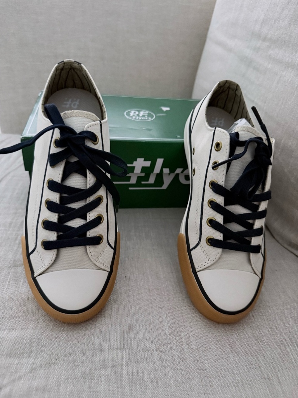 NWT P.F. Flyers All-American Lo Sand/Sapphire Men's 7 Women's 8.5 w/ Box